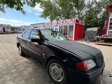 Mercedes-Benz C 180 1995 года за 750 000 тг. в Караганда – фото 5