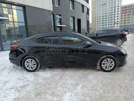 Hyundai Elantra 2020 года за 9 000 000 тг. в Астана – фото 3