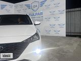 Hyundai Accent 2022 годаүшін8 700 000 тг. в Семей – фото 2