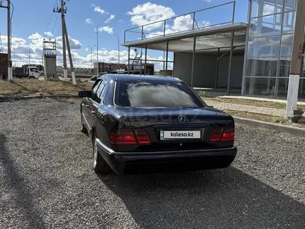Mercedes-Benz E 320 1997 года за 2 900 000 тг. в Астана – фото 12