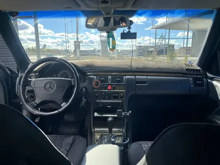 Mercedes-Benz E 320 1997 года за 2 900 000 тг. в Астана – фото 15