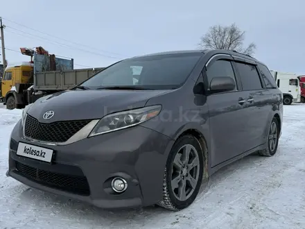 Toyota Sienna 2017 года за 15 500 000 тг. в Уральск