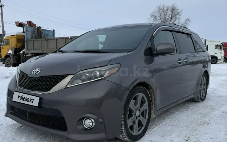 Toyota Sienna 2017 года за 15 500 000 тг. в Уральск
