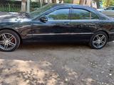 Mercedes-Benz S 320 2001 года за 4 000 000 тг. в Астана – фото 4