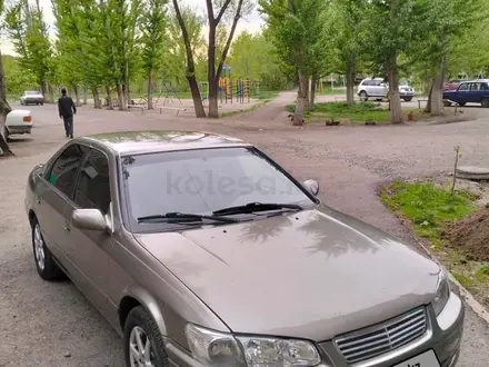 Toyota Camry 2000 годаүшін3 300 000 тг. в Экибастуз – фото 2