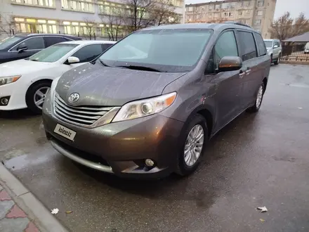 Toyota Sienna 2015 года за 9 500 000 тг. в Актау