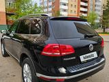 Volkswagen Touareg 2015 года за 15 500 000 тг. в Астана – фото 4