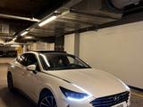 Hyundai Sonata 2022 года за 13 300 000 тг. в Алматы