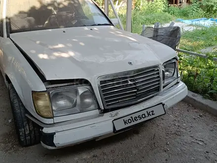 Mercedes-Benz E 200 1994 года за 1 300 000 тг. в Алматы – фото 24