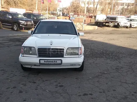 Mercedes-Benz E 200 1994 года за 1 300 000 тг. в Алматы – фото 3