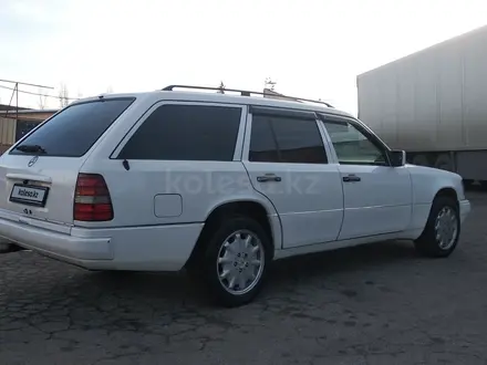 Mercedes-Benz E 200 1994 года за 1 300 000 тг. в Алматы – фото 4