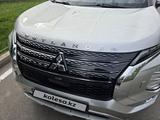 Mitsubishi Outlander 2023 года за 17 900 000 тг. в Алматы – фото 5
