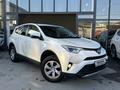 Toyota RAV4 2015 года за 9 900 000 тг. в Шымкент