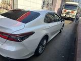 Toyota Camry 2023 года за 18 500 000 тг. в Алматы – фото 4