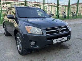 Toyota RAV4, 2010