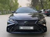 Toyota Camry 2020 года за 12 500 000 тг. в Алматы – фото 2