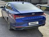 Hyundai Elantra 2021 года за 8 300 000 тг. в Караганда – фото 3