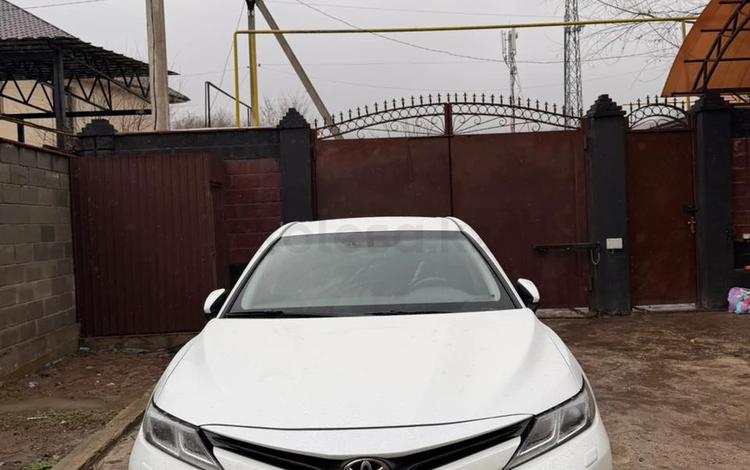 Toyota Camry — миниатюра 1
