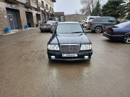 Mercedes-Benz E 230 1988 года за 1 600 000 тг. в Алматы – фото 2