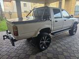 Toyota Hilux 1995 годаүшін7 000 000 тг. в Семей – фото 3