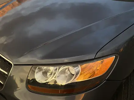 Hyundai Santa Fe 2007 года за 5 000 000 тг. в Астана – фото 2