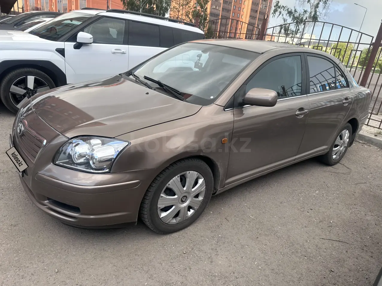 Toyota Avensis, 2004