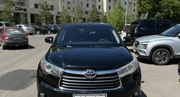 Toyota Highlander 2015 годаfor15 000 000 тг. в Астана