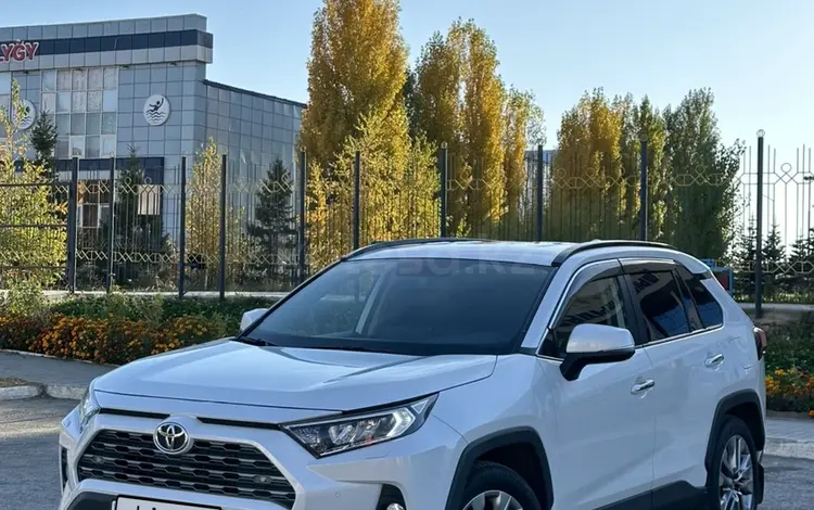 Toyota RAV4 2020 годаүшін15 100 000 тг. в Актобе