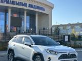 Toyota RAV4 2020 года за 15 100 000 тг. в Актобе – фото 3