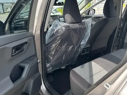 Toyota RAV4 2026 года за 21 990 000 тг. в Петропавловск – фото 19