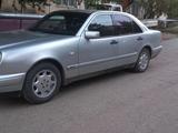 Mercedes-Benz E 200 1997 года за 3 300 000 тг. в Астана – фото 2