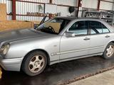 Молдинг крыши Mercedes-Benz w210 (седан универсал)for20 000 тг. в Шымкент – фото 2