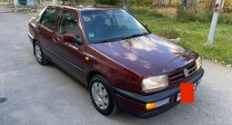 Volkswagen Vento 1992 года за 2 295 000 тг. в Караганда – фото 4