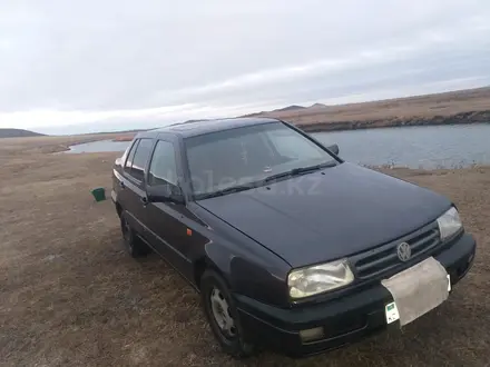 Volkswagen Vento 1993 года за 950 000 тг. в Караганда – фото 4