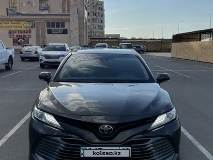 Toyota Camry 2018 года за 13 000 000 тг. в Актау