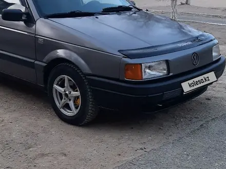 Volkswagen Passat 1993 года за 1 700 001 тг. в Байконыр – фото 2