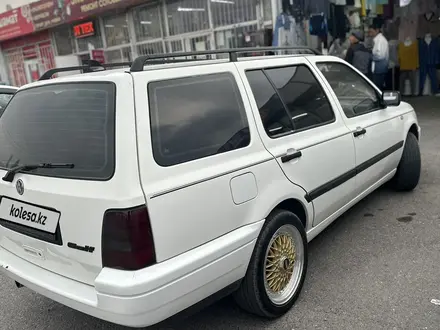 Volkswagen Golf 1997 года за 2 550 000 тг. в Шымкент – фото 4