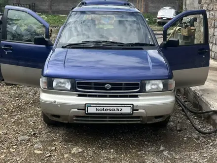 Nissan Prairie Joy 1997 года за 2 200 000 тг. в Караганда