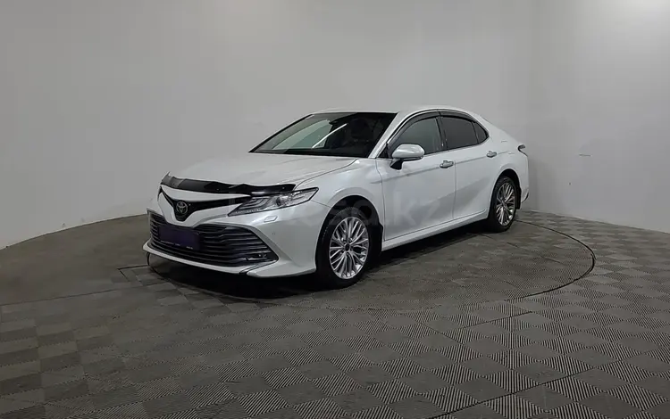 Toyota Camry 2018 годаүшін13 490 000 тг. в Алматы