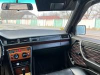 Mercedes-Benz E 200 1990 годаfor1 000 000 тг. в Шымкент