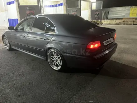 BMW 528 1997 года за 2 900 000 тг. в Алматы – фото 4