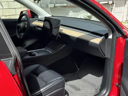Tesla Model Y 2021 года за 15 300 000 тг. в Алматы – фото 3