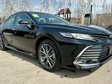 Toyota Camry 2023 года за 16 300 000 тг. в Алматы