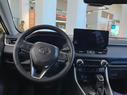 Toyota RAV4 Luxe+ 2025 года за 25 990 000 тг. в Караганда – фото 16