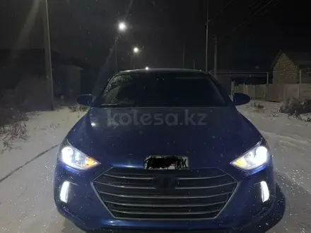Hyundai Elantra 2017 года за 3 900 000 тг. в Атырау – фото 3