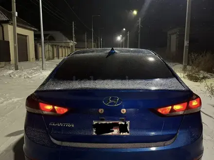 Hyundai Elantra 2017 года за 3 900 000 тг. в Атырау – фото 5