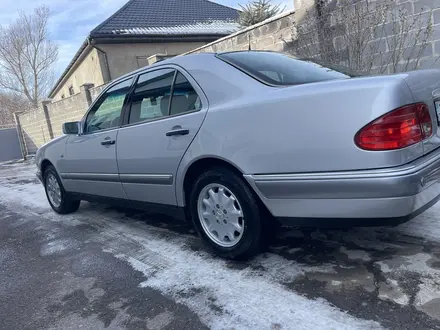 Mercedes-Benz E 230 1998 года за 3 900 000 тг. в Алматы – фото 11