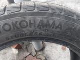Всесезонные б/у шины Yokohama 235/55/R18 за 30 000 тг. в Усть-Каменогорск