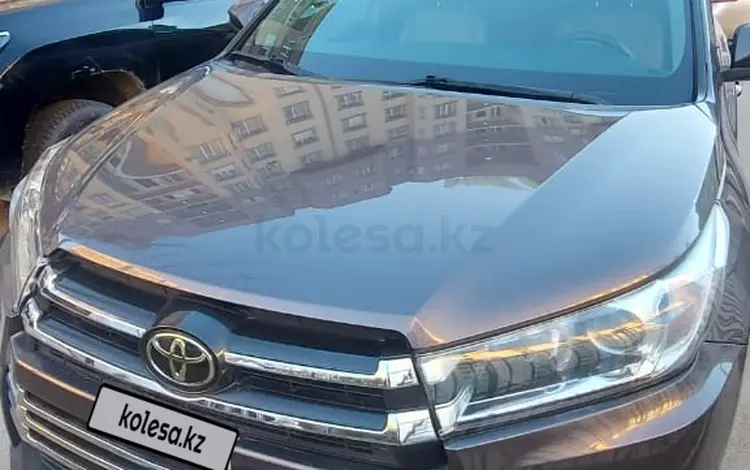 Toyota Highlander 2019 года за 15 600 000 тг. в Актау