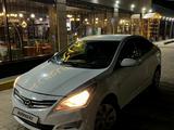 Hyundai Solaris 2015 годаүшін4 990 000 тг. в Актобе – фото 2